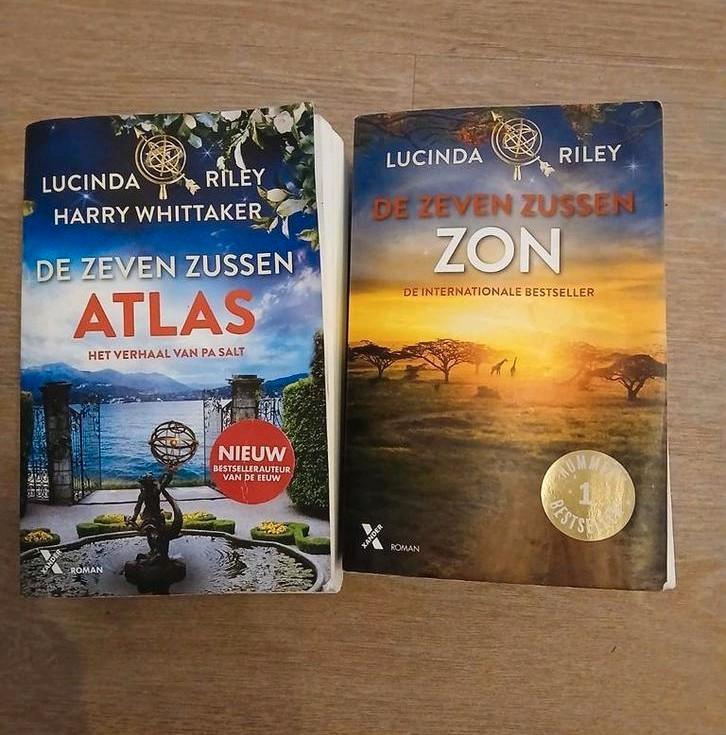 Lucinda Riley Boeken - Atlas en Zon, Boeken, Romans, Gelezen, Nederland, Ophalen of Verzenden