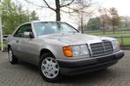 Mercedes-Benz E-Klasse 200-500 230 CE PRACHTGIE ORIGINELE AU, Auto's, Automaat, Achterwielaandrijving, Overige kleuren, 132 pk