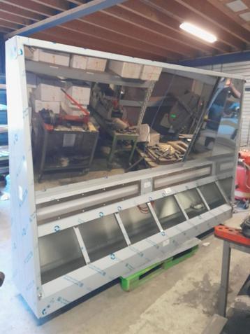 Afzuigkap 3000mm x 2000mm maatwerk met verlichting beschikbaar voor biedingen
