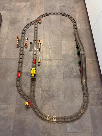 LEGO Duplo treinbaan (2745) met veel extra's beschikbaar voor biedingen