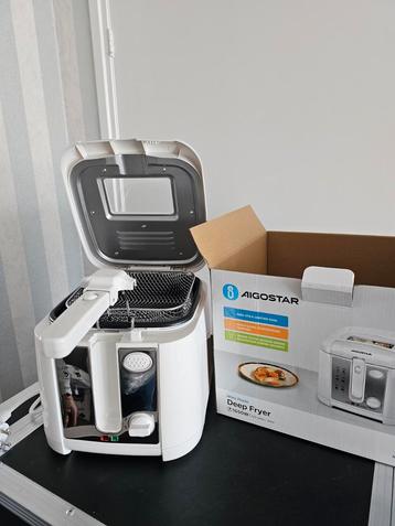 Dit is een Aigostar Indra 30HEX friteuse, een compacte en st beschikbaar voor biedingen