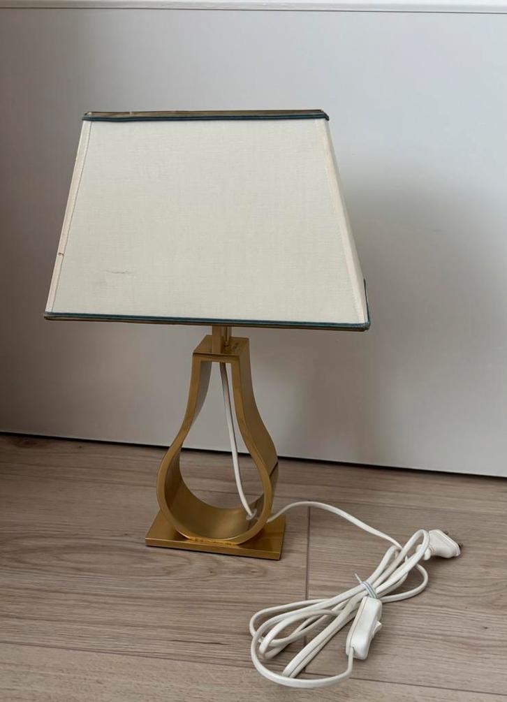 Ikea tafellamp. Goudkleurig mer linnen kap. Teab, Huis en Inrichting, Lampen | Tafellampen, Zo goed als nieuw, Minder dan 50 cm