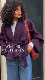 Studio Anneloes oralee jasje wool blackberry blauw one size, Kleding | Dames, Ophalen of Verzenden, Zo goed als nieuw, Blauw, Jasje