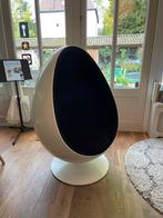 Egg pod chair zwart/wit, Zo goed als nieuw, Ophalen