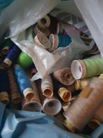 Klosjes garen - diverse kleuren, Hobby en Vrije tijd, Naaien en Fournituren, Ophalen of Verzenden, Garen of Naald(en)