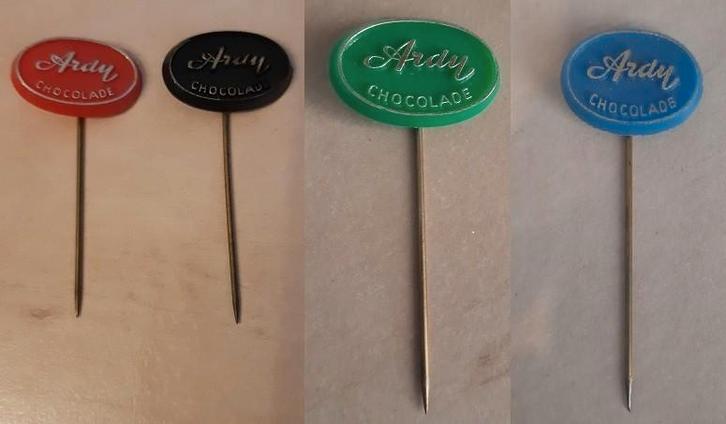 Speldjes Food - Chocolade Ardy t/m Lux, Verzamelen, Speldjes, Pins en Buttons, Gebruikt, Speldje of Pin, Merk, Ophalen of Verzenden