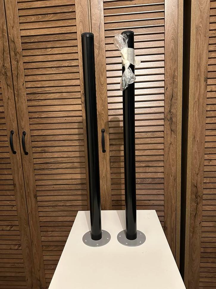 IKEA ADILS Poot Zwart, Huis en Inrichting, Bureaus, Zo goed als nieuw, Ophalen