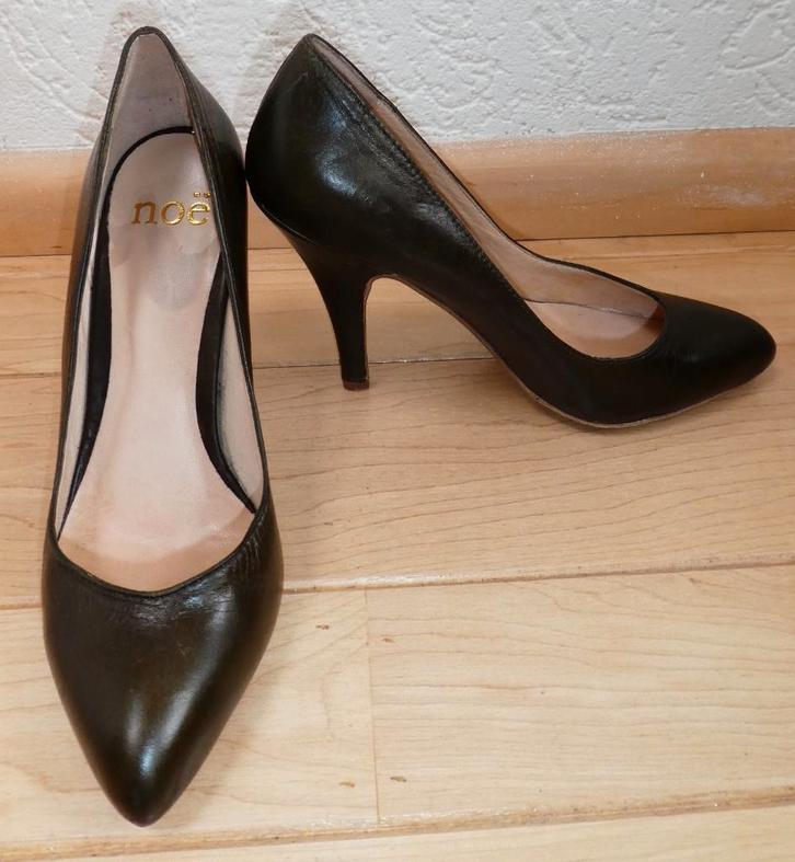 Noë pumps maat 37 donkergroen Nicole stilettohak 10 cm ZGAN, Kleding | Dames, Schoenen, Zo goed als nieuw, Pumps, Groen, Verzenden