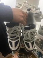 LV skates zwart en wit maat 43, Ophalen, Gedragen, Wit, Sneakers of Gympen