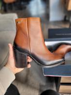 Tommy Hilfiger Laarsjes Maat 38 - Zo Goed Als Nieuw!, Kleding | Dames, Schoenen, Bruin, Lage of Enkellaarzen, Ophalen of Verzenden