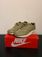Nike Air Max 1 36,5 Premium Olive wms (2017), Kleding | Dames, Schoenen, Ophalen of Verzenden, Gedragen, Overige kleuren