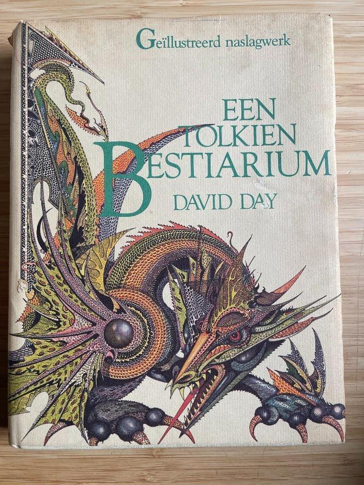 Een Tolkien Bestiarium David Day, Boeken, Fantasy, Gelezen, Ophalen of Verzenden