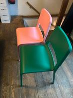Twee IKEA eetkamerstoelen groen + roze, Huis en Inrichting, Stoelen, Ophalen, Zo goed als nieuw, Overige kleuren, Twee