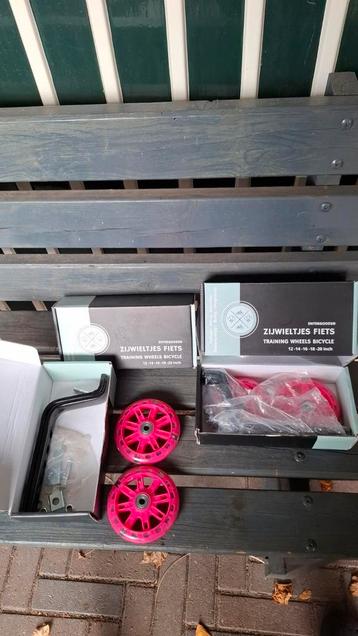 Nieuwe Zijwieltjes met Led 12-20 inch beschikbaar voor biedingen