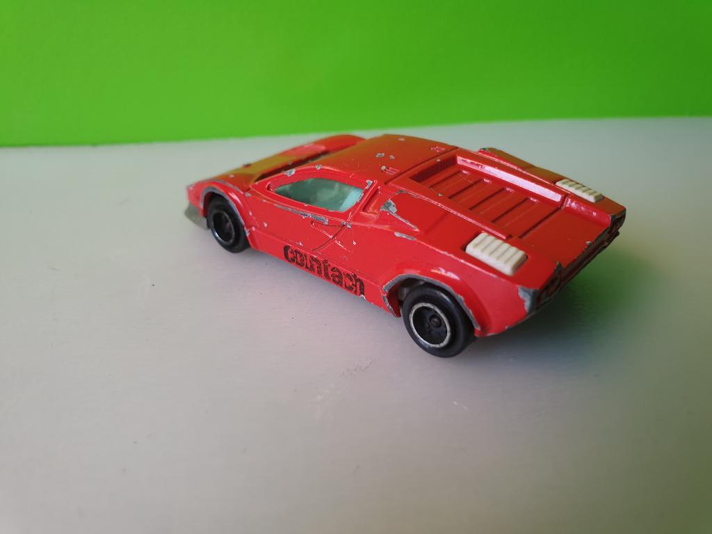 Majorette 237 - Lamborghini Countach [rood] 1/56, Ophalen of Verzenden, Gebruikt, Auto