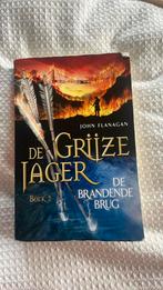 John Flanagan - De brandende brug, Ophalen of Verzenden, Gelezen, John Flanagan