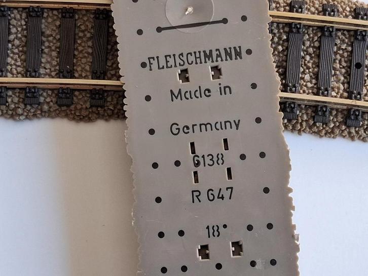 .Fleischmann 10 x 6138 in nieuwstaat., Hobby en Vrije tijd, Modeltreinen | H0, Zo goed als nieuw, Rails, Wisselstroom, Fleischmann