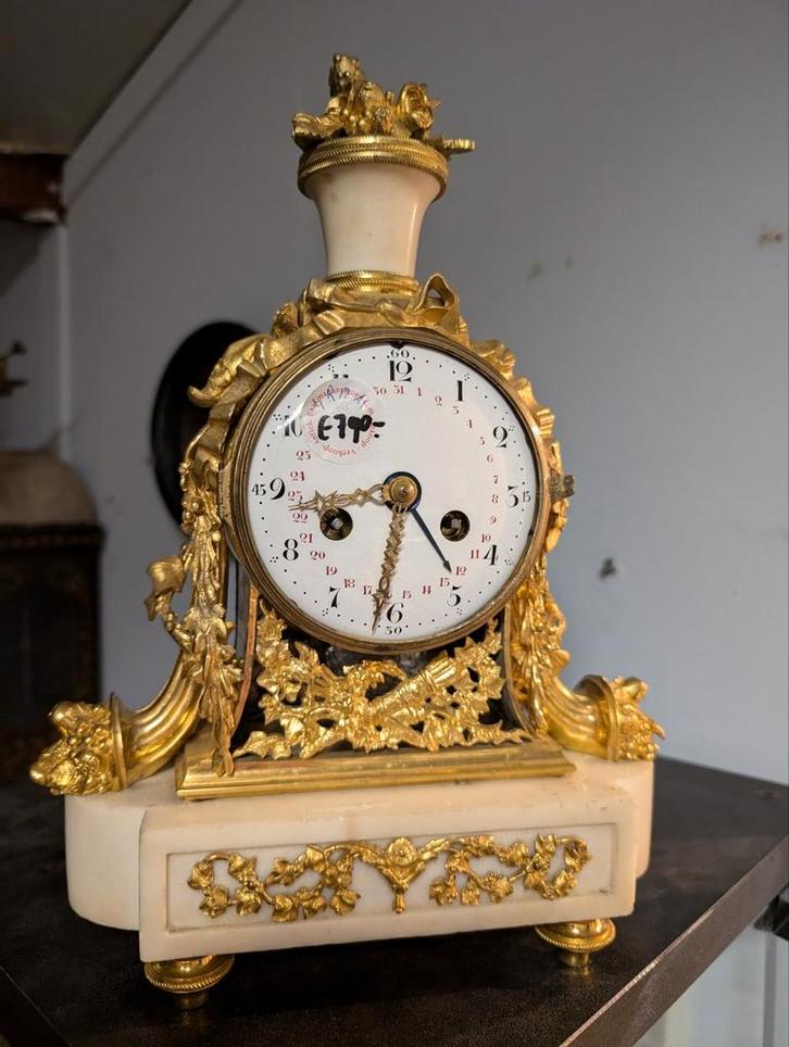 Antieke Franse pendule verguld brons - marmer 37 cm. €750., Antiek en Kunst, Antiek | Klokken, Ophalen