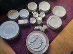 Servies wit met zilver randje, Huis en Inrichting, Keuken | Servies, Ophalen, Zo goed als nieuw, Bord(en), Overige stijlen