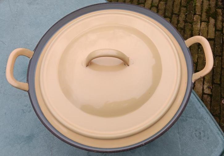 FE BELGIUM mosterdgeel vintage gietijzer pan 30 cm (G233), Huis en Inrichting, Keuken | Potten en Pannen, Gebruikt, Koekenpan of Braadpan