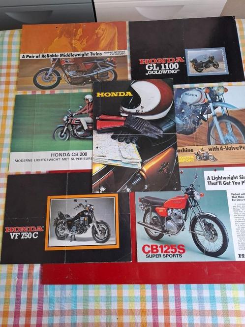 Set van 7 Honda Motorcycle folders jaren 70 en 80, Boeken, Auto's | Folders en Tijdschriften, Gelezen, Honda, Verzenden
