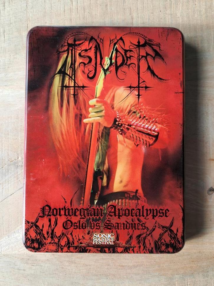Tsjuder - Norwegian Apocalypse (tin box), Cd's en Dvd's, Dvd's | Muziek en Concerten, Zo goed als nieuw, Muziek en Concerten, Alle leeftijden