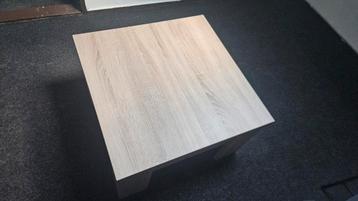 Bijzettafel  beschikbaar voor biedingen