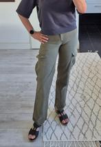 Groene dames Cargo spijkerbroek van Pull & Bear | Maat 34, Nieuw, Ophalen of Verzenden, Pull & Bear, Maat 34 (XS) of kleiner