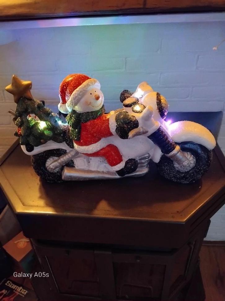 Een leuke kerstsneeuwpop op een motor, Diversen, Kerst, Zo goed als nieuw, Ophalen of Verzenden