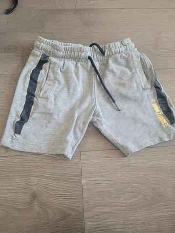 Korte broek maat 98-104 merk hema  beschikbaar voor biedingen