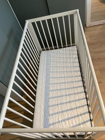 Ikea HIMLAVALV 3D matras + matrasbeschermer + hoeslakens beschikbaar voor biedingen