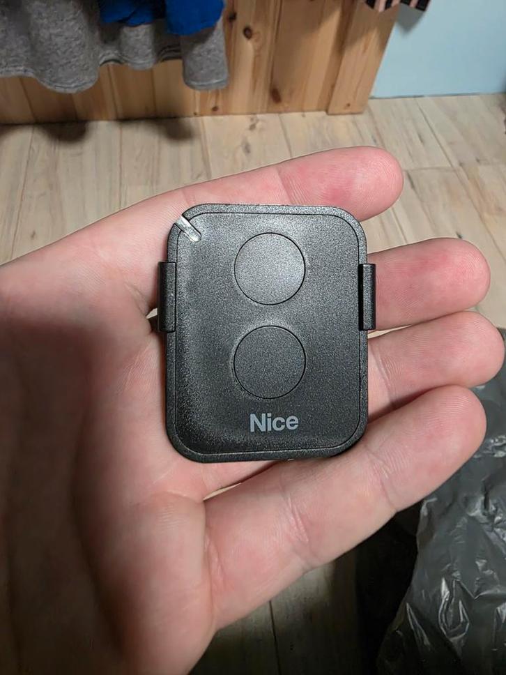 Nieuwe Nice FLO2RE 2-Kanaals Afstandsbediening 433.92MHz, Audio, Tv en Foto, Actiecamera's, Nieuw, Overige merken, Ophalen of Verzenden