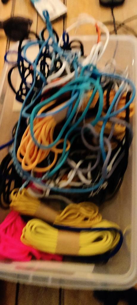 Paracord - Diverse Kleuren en Lengtes, Hobby en Vrije tijd, Stoffen en Lappen, Zo goed als nieuw, Polyester, Minder dan 30 cm