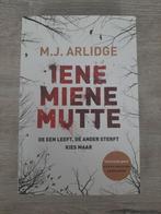 M.j.arlidge boeken 6 euro per stuk, Boeken, Thrillers, Gelezen, Ophalen of Verzenden, Nederland