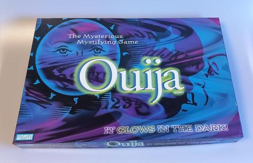 Ouija-bordspel. It Glows in the Dark, Hobby en Vrije tijd, Gezelschapsspellen | Bordspellen, Zo goed als nieuw, Drie of vier spelers
