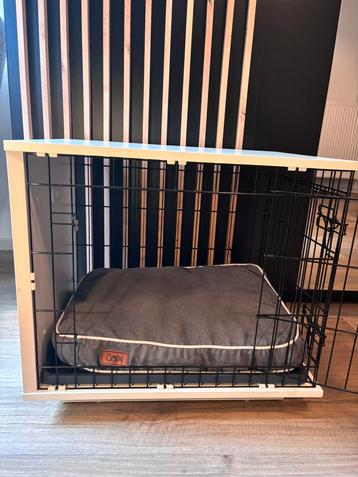 Luxe hondenbench beschikbaar voor biedingen