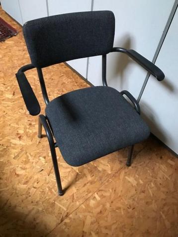 Oude Gispen buisstoel beschikbaar voor biedingen