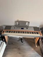 Yamaha DGX-620 Keyboard met Standaard, Muziek en Instrumenten, Gebruikt, 88 toetsen, Yamaha, Ophalen of Verzenden