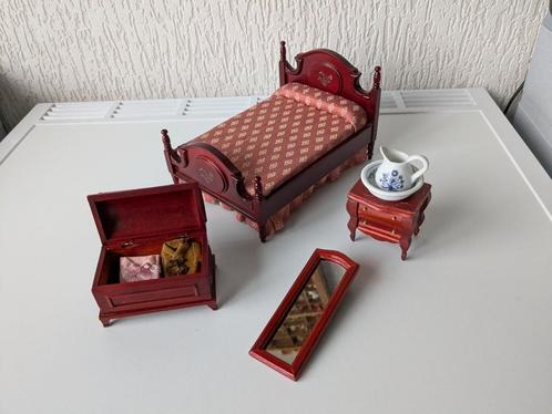 Klassieke houten poppenhuis slaapkamer set 🏠, Verzamelen, Poppenhuizen en Toebehoren, Gebruikt, Poppenhuis, Ophalen of Verzenden