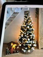 Kerststal met stenen beeldjes en verlichting, Ophalen, Zo goed als nieuw