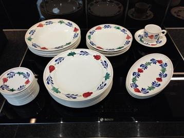 Boerenbont servies e.d. beschikbaar voor biedingen