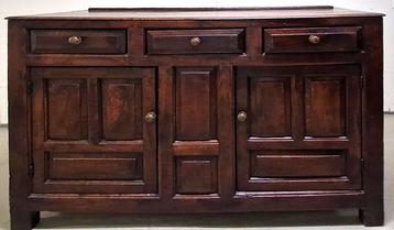 Engelse antieke dresser beschikbaar voor biedingen