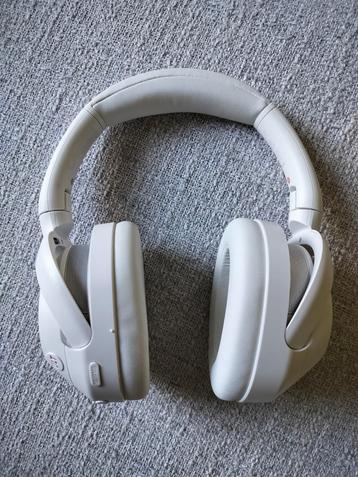 Sony ult wear wit beschikbaar voor biedingen