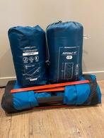 Campbed Quechua, self inflating matras comfort en slaapzak, Caravans en Kamperen, Ophalen, Zo goed als nieuw