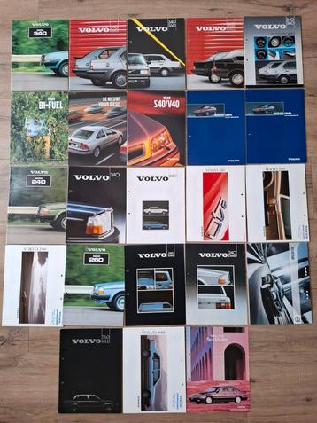 Set van 23 geperforeerde Volvo folders beschikbaar voor biedingen
