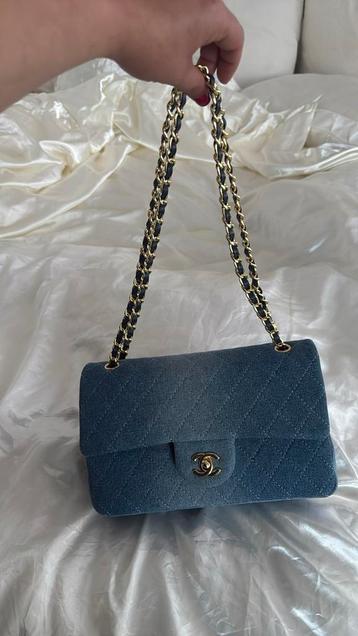 Chanel tas met doos beschikbaar voor biedingen