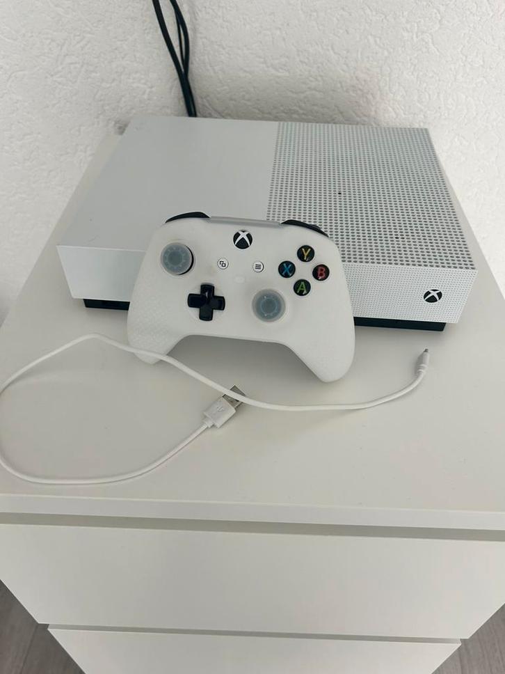 Xbox one S, Spelcomputers en Games, Spelcomputers | Xbox One, Zo goed als nieuw, Xbox One S, 500 GB, Met 1 controller, Met games