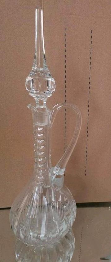 Kristallen karaf met stop beschikbaar voor biedingen