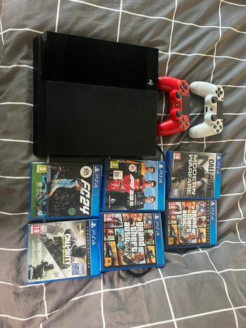 PS4 te koop inclusief 2 controllers en spellen beschikbaar voor biedingen