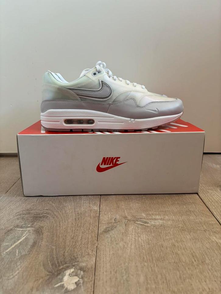 Nike Air Max 1 SNKRS day sneakers 44,5 (deadstock), Kleding | Heren, Schoenen, Nieuw, Sneakers of Gympen, Wit, Ophalen of Verzenden